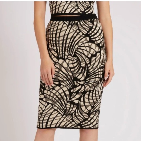 NWT Guess Posie Jacquard Skirt Black and Cream Size XSmall - Picture 3 of 8